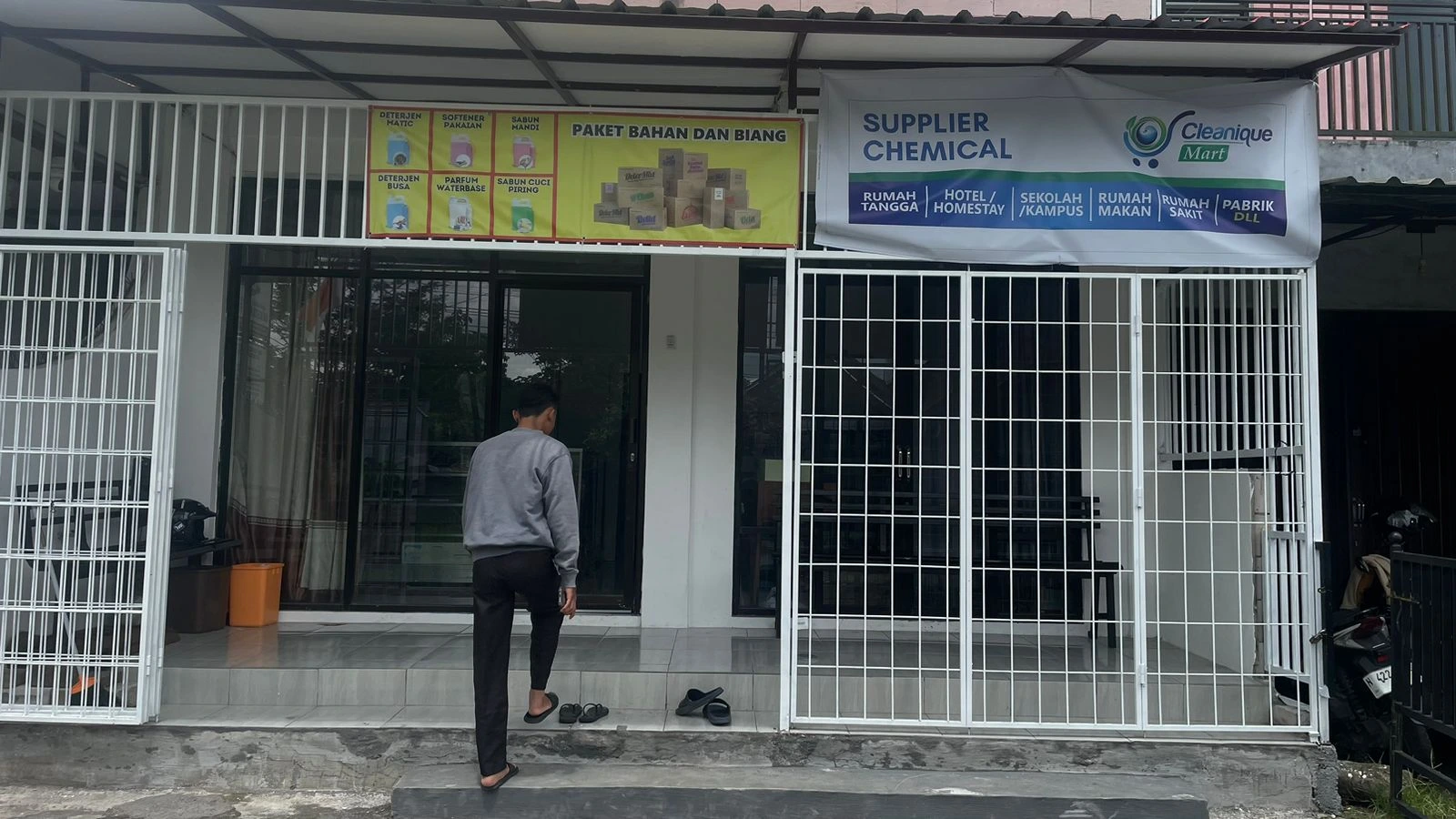 Cleanique Mart Malang Depan Toko