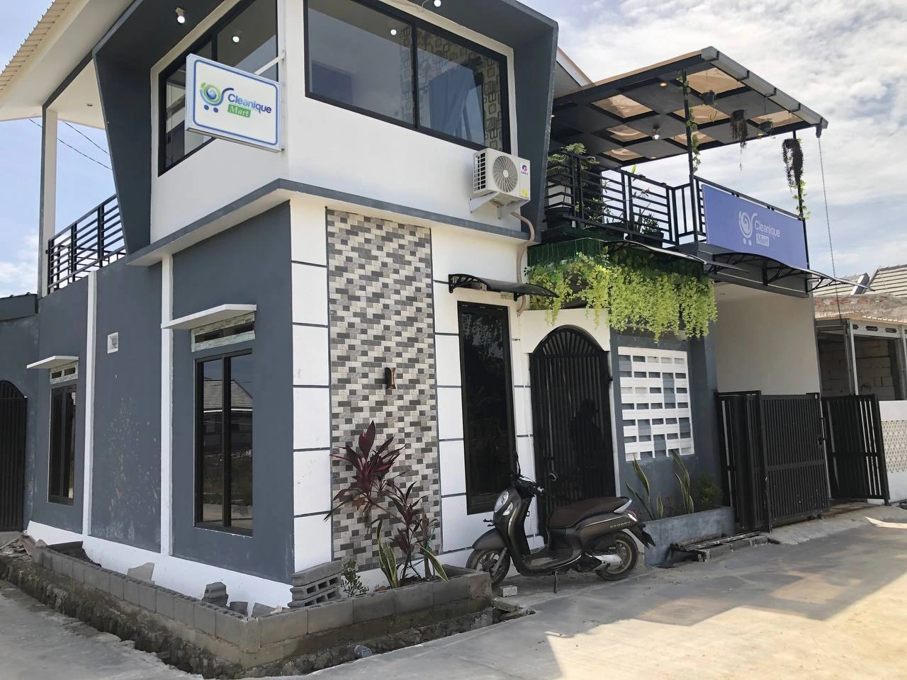 Cleanique Mart Demak